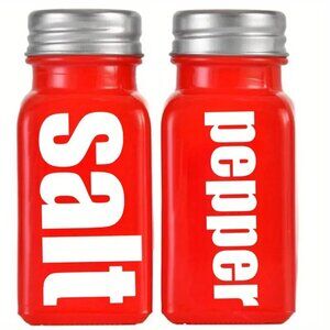 1pc.  Salt & Pepper Shakers